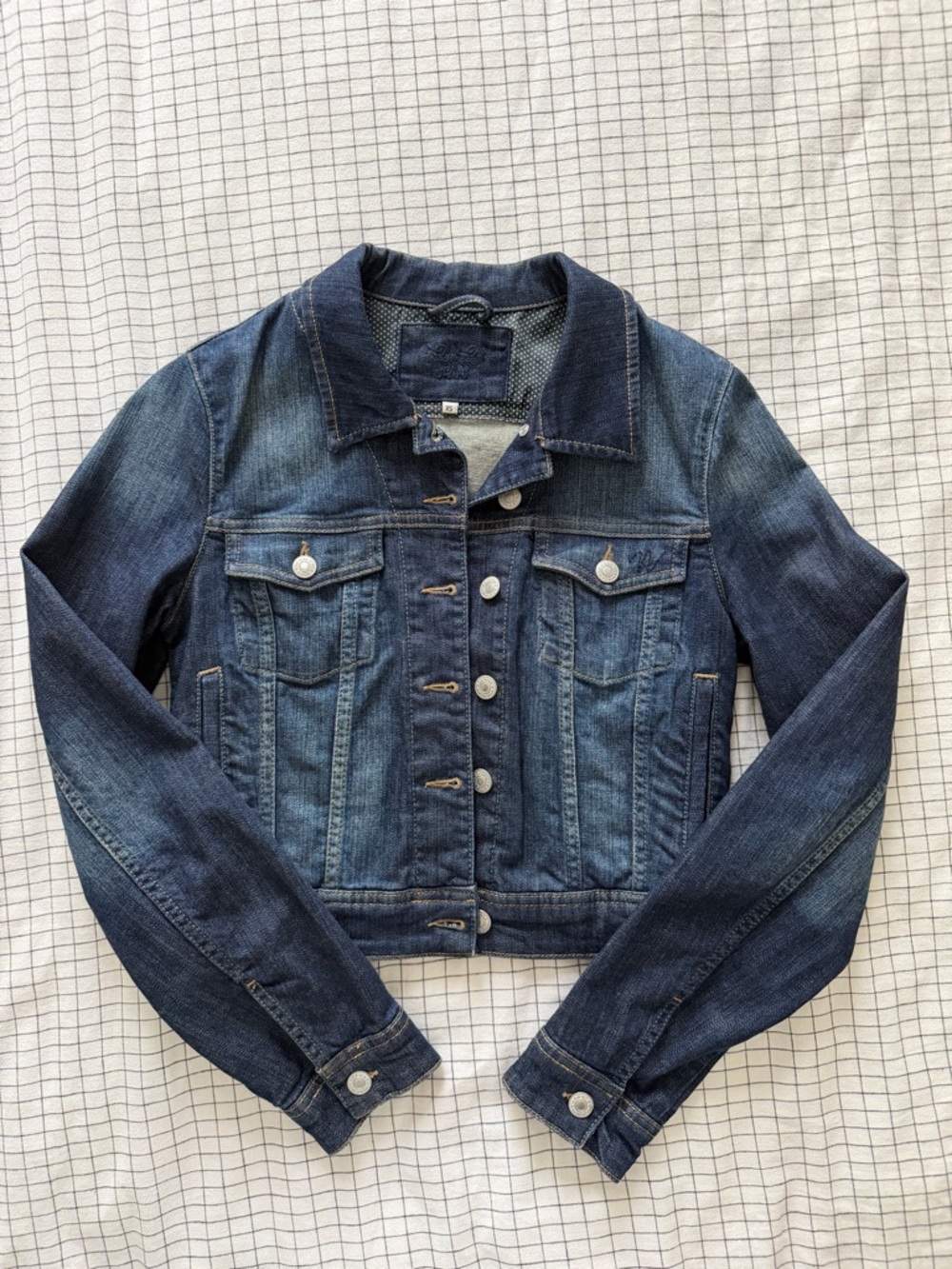 Cropped Dark Blue Denim Jacket with Button-Front
